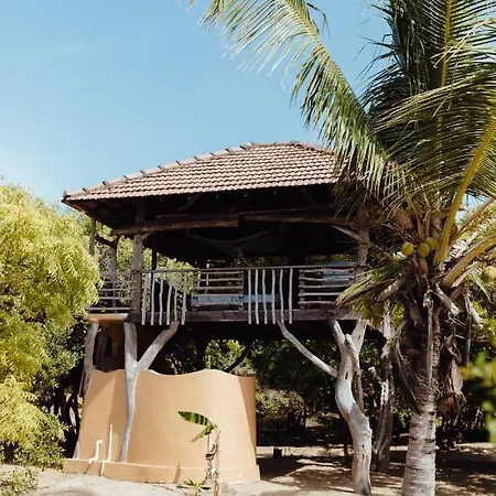 Hilltop Cabanas Komari Exterior photo